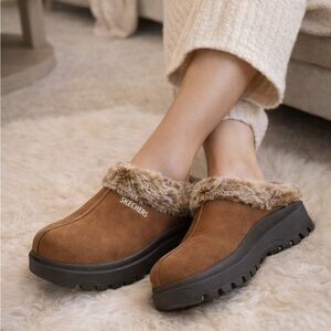 Skechers Women’s Cozy Faux Fur Lined Clogs Brown Slip On Shoes Size 7